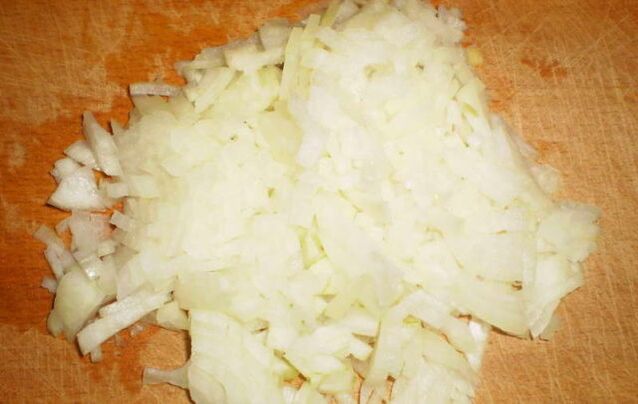 Chopped onions will help your nails look healthy again.