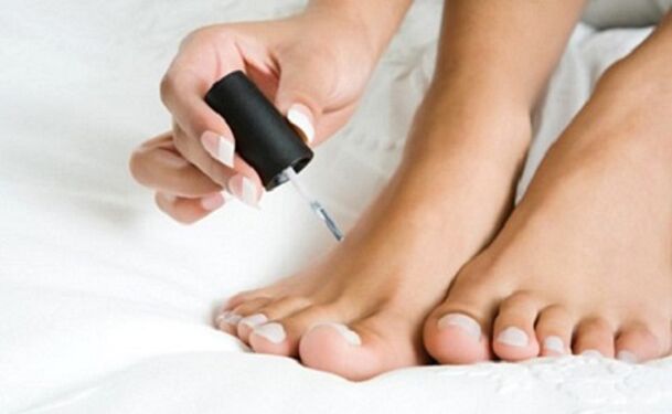 Lacks of varnishes from nail mushroom